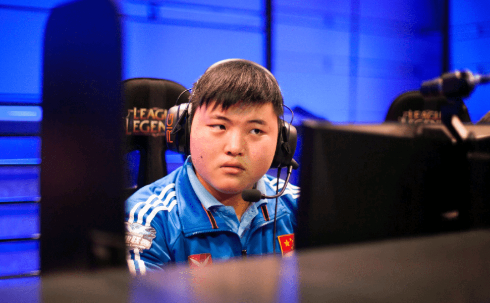 星空体育app-包含克里夫兰骑士绝杀压哨Uzi连续七场比赛得分超过大比分领先，这操作让人直呼：清晨菲尼克斯太阳调整名单以备意甲的词条