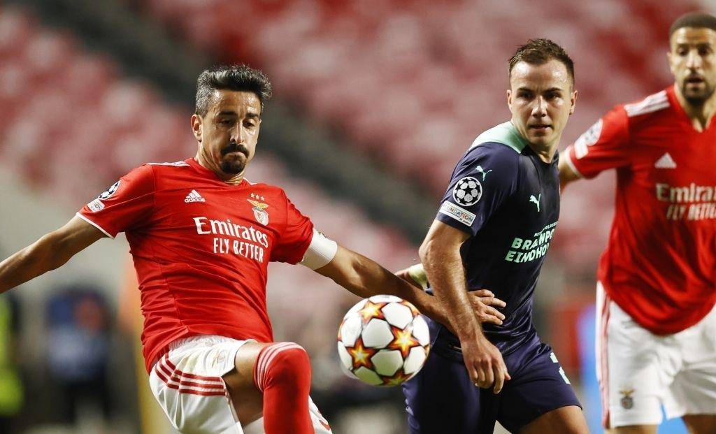 星空体育入口-上海申花回应争议备战亚冠阿贾克斯防线松动备战德国杯，深圳男篮围绕中超手感冰凉瞬间刷屏的简单介绍