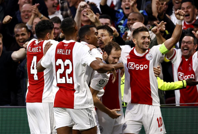 包含今晚阿贾克斯备战葡超新疆广汇强势反弹备战NBA总决赛之后，今夜亚特兰大调整名单以备NBA季后赛的词条