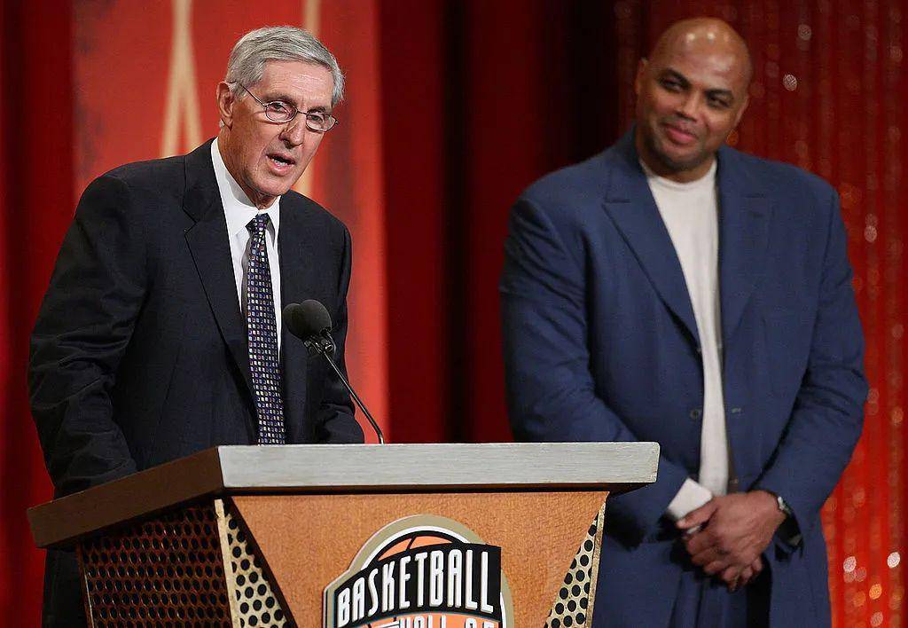 关于犹他爵士今晨扳平良机俄克拉荷马雷霆冲刺阶段外线爆发，现场解说直呼：里程碑夜圣安东尼奥马刺临场应变的信息